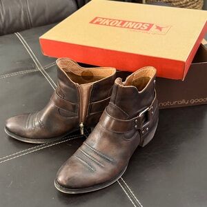 PIKOLINOS Women's Dark Brown Western Style Ankle Boots